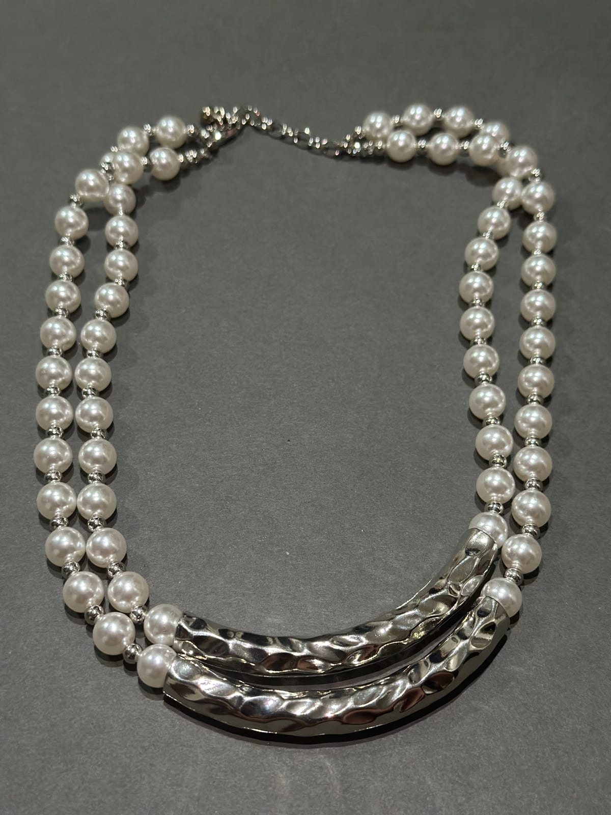 Intertwined necklace 1
