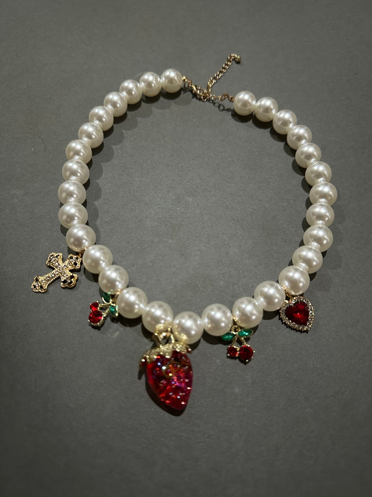 Strawberry Cross Collier 2